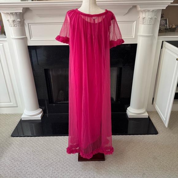 Vintage Hot Pink Nightgown & Bernette Sheer Robe Peignoir Set – Medium - Picture 8 of 16
